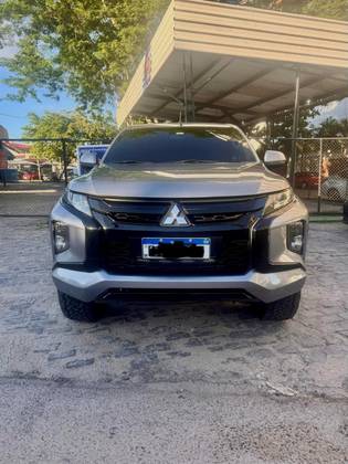 MITSUBISHI L200 TRITON 2.4 16V TURBO DIESEL SPORT GLS CD 4P 4X4 AUTOMÁTICO MITSUBISHI L200 TRITON 2.4 16V TURBO DIESEL SPORT GLS CD 4P 4X4 AUTOMÁTICO